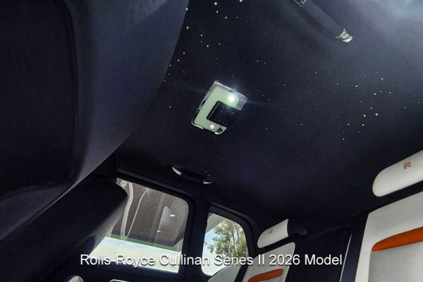 a2z-cars-rolls-royce-cullinan-2026-gall-5b